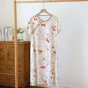Chemise de nuit de style oriental à motif de grenade et à manches courtes