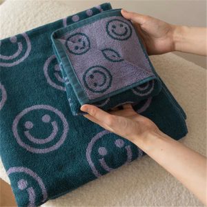 Ownkoti – Serviette en coton peigné doux avec un motif souriant